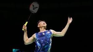 甘超对阿奇姆彭做闭嘴手势，钟义浩扳平比分后做同样手势回击